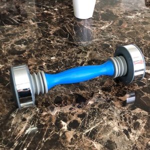 5LB Shake weight for men and women.